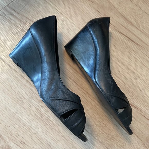 ALDO, Size 8.5/9, Black Peep Toe Wedge Heels - Picture 2 of 7